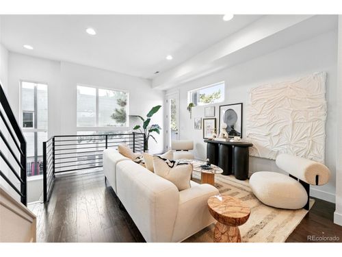 2830 W 32nd Ave, Denver, CO, 80211-3226 | Card Image
