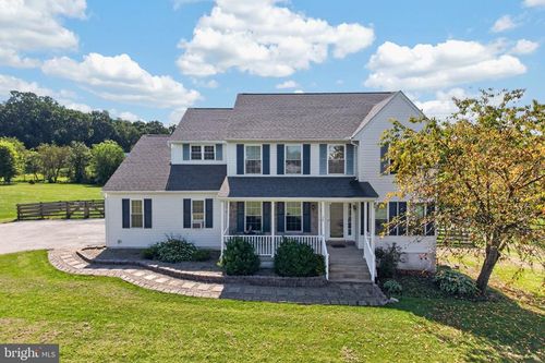 220 Waterway Rd, OXFORD, PA, 19363-3913 | Card Image