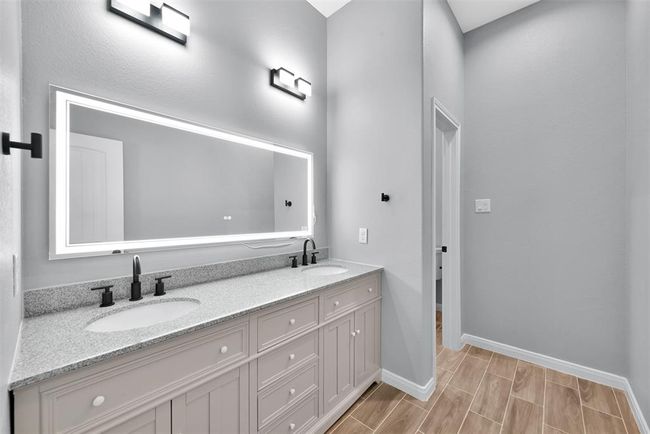 7 Pilot Pt, House other with 4 bedrooms, 5 bathrooms and 3 parking in Conroe TX | Image 19