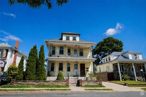 26 Alice St, East Providence, RI, 02914-3513 | Card Image