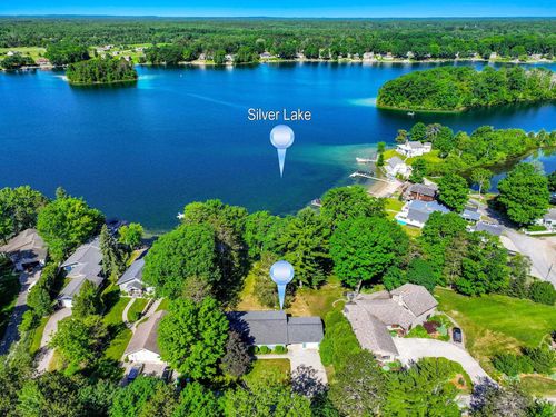 60 Park St, Traverse City, MI, 49685-9345 | Card Image