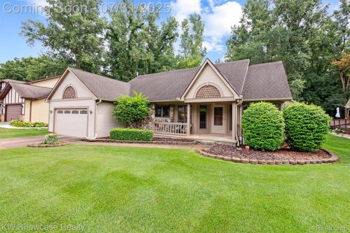 9523 Chaumont Dr, Commerce Township, MI, 48382-3628 | Card Image
