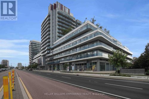 811-9471 Yonge St, Richmond Hill, ON, L4C0Z5 | Card Image