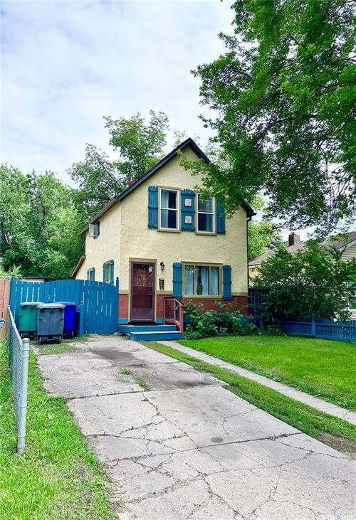 1026 Av L N, Saskatoon, SK, S7L2R8 | Card Image