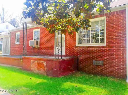 123 Courtland Street, Jackson, TN, 38301 | Card Image