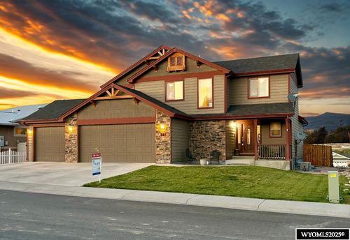 981 Meadowlark Dr, Douglas, WY, 82633-1901 | Card Image