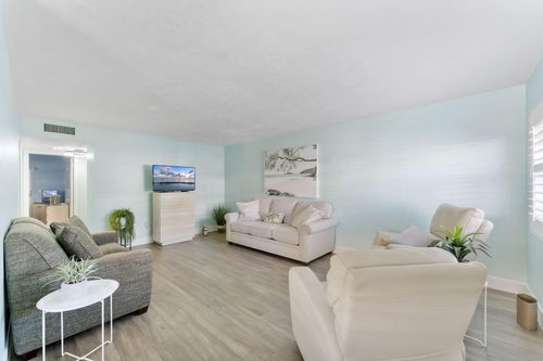 102-3322 Cynthia Ln, Lake Worth Beach, FL, 33461-5812 | Card Image