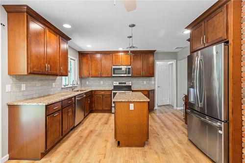 76 Upton Rd, Lagrangeville, NY, 12540-5616 | Card Image
