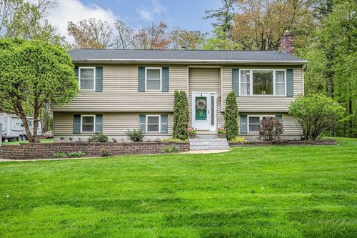 28 Hardy Rd, Londonderry, NH, 03053-2830 | Card Image