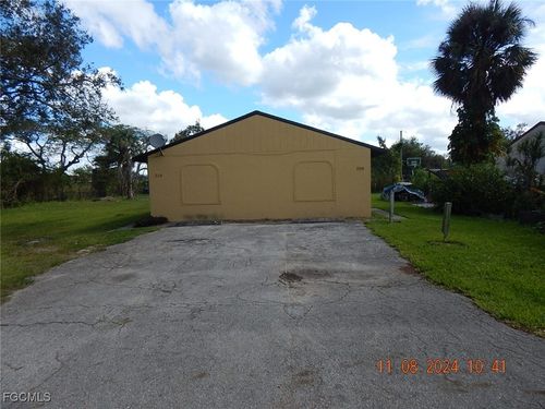 210 Charlotte Ave, FORT MYERS, FL, 33916-3607 | Card Image