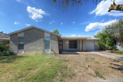 6011 Stillwater St, House other with 3 bedrooms, 2 bathrooms and null parking in San Antonio TX | Image 2