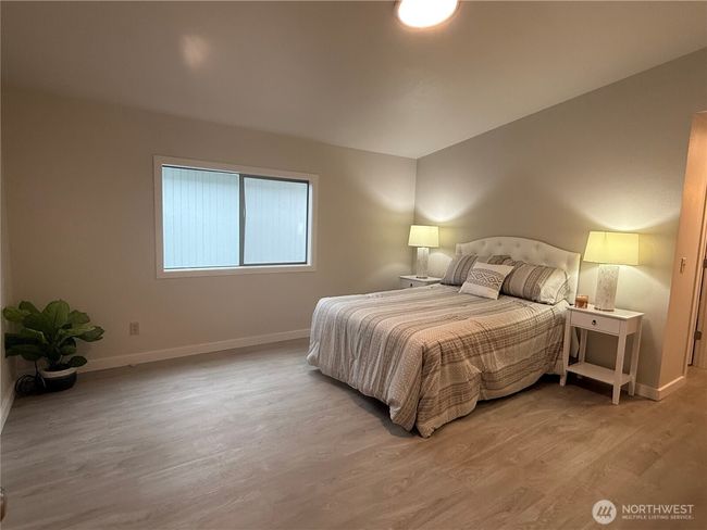 Master Bedroom | Image 12