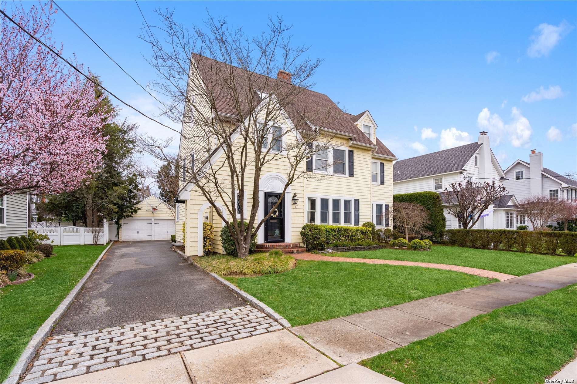 Wallace St, Rockville Centre, NY 11570