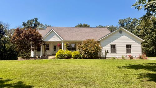 18205 Irvington Road, Centralia, IL, 62801 | Card Image