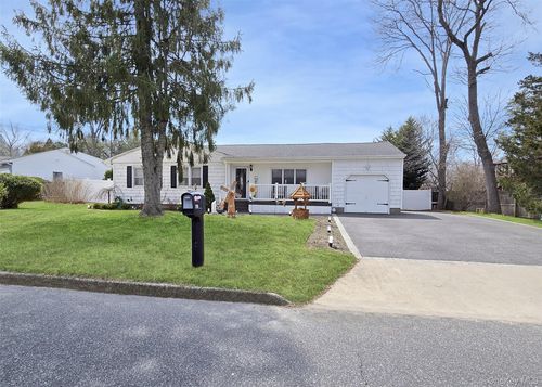 310 Browns Rd, Nesconset, NY, 11767-3342 | Card Image