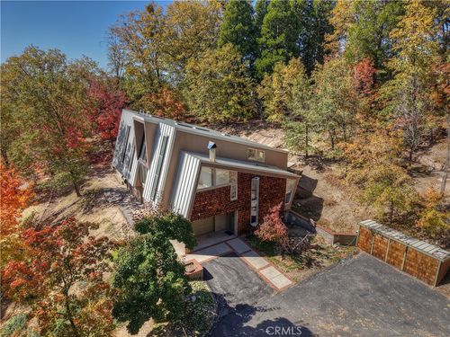 22 Holly Dr, Running Springs, CA, 92382-7415 | Card Image