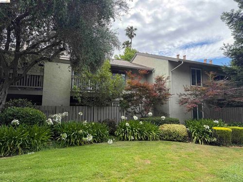 2562 Walnut Blvd, Walnut Creek, CA, 94596-4273 | Card Image