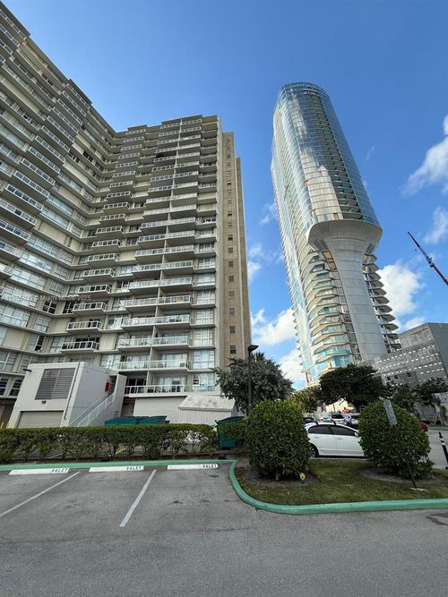 apt-7l-2451 Brickell Ave, Miami, FL, 33129-2433 | Card Image