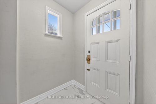 6 Vanbrugh Ave, Scarborough, ON, M1N3S7 | Card Image