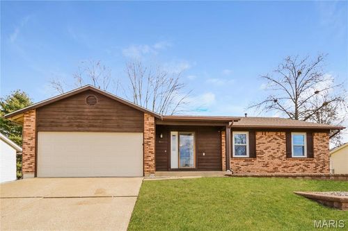 411 Kimberly Ln, Saint Peters, MO, 63376-4008 | Card Image