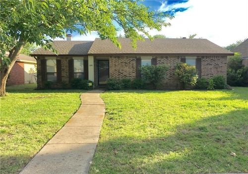 1828 Angelina Dr, Garland, TX, 75040-5440 | Card Image