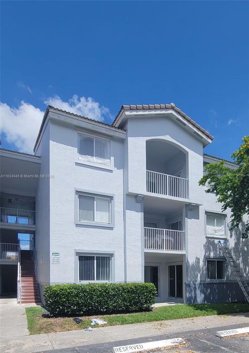 apt-321-2640 S University Dr, Davie, FL, 33328-1479 | Card Image