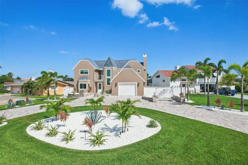 311 22nd St, BELLEAIR BEACH, FL, 33786-3412 | Card Image