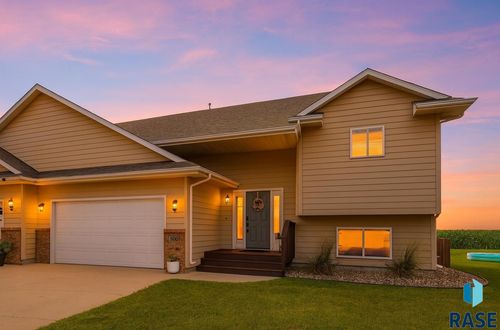 3603 W 93rd St, Sioux Falls, SD, 57108-6237 | Card Image