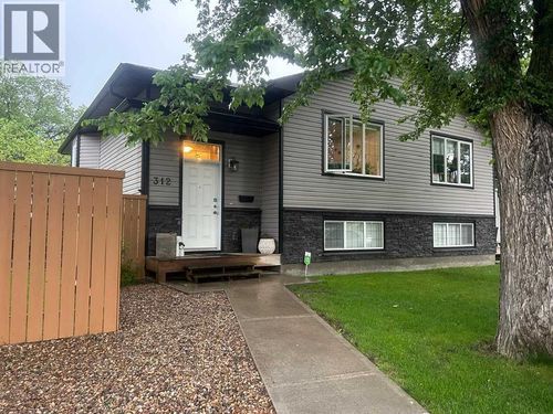 312 4 Ave Nw, Medicine Hat, AB, T1A1Z1 | Card Image