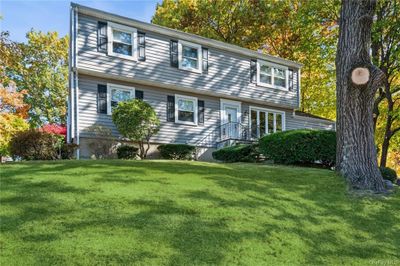 View of front of home with a front yard | Image 1