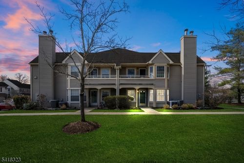 809 Porter Way W, Bridgewater, NJ, 08807-3538 | Card Image