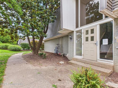 812 La Fontenay Ct, Louisville, KY, 40223-3028 | Card Image
