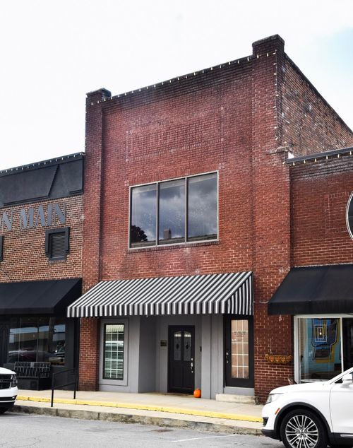 104 S Main St, Ripley, MS, 38663-2033 | Card Image