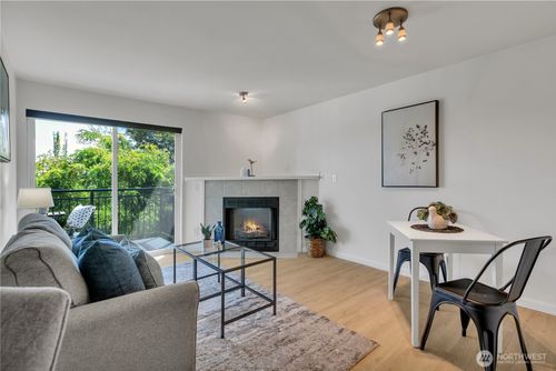 303-2512 E Madison St, Seattle, WA, 98112-4757 | Card Image