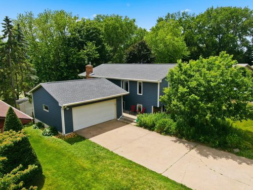 2744 Chisholm Ave, North Saint Paul, MN, 55109-1712 | Card Image