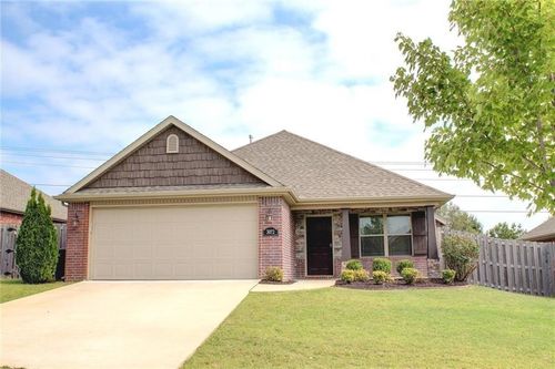 3072 N Autumn Rose Ave, Fayetteville, AR, 72704-4001 | Card Image