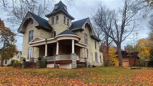 {{alt}} | Card Image