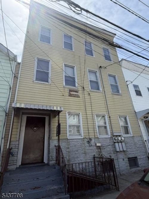35 Vincent St, Newark, NJ, 07105-4488 | Card Image