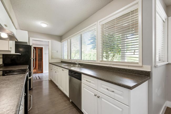 21764 124 Ave, House other with 5 bedrooms, 4 bathrooms and 6 parking in Maple Ridge BC | Image 19