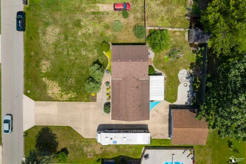 7558 Indian Rd, Temperance, MI, 48182-1515 | Card Image