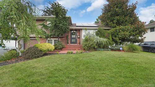 5 Crabapple Ln, Commack, NY, 11725-2403 | Card Image