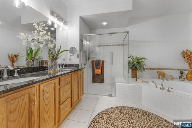 1201 Wickham Ter, Condo with 2 bedrooms, 2 bathrooms and null parking in Clifton NJ | Image 12