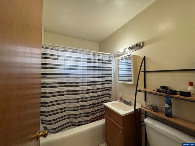262 W Main St, Home with 5 bedrooms, 0 bathrooms and null parking in Alsea OR | Image 33
