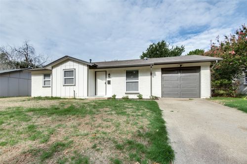 1213 Glenn Dr, Euless, TX, 76039-2617 | Card Image