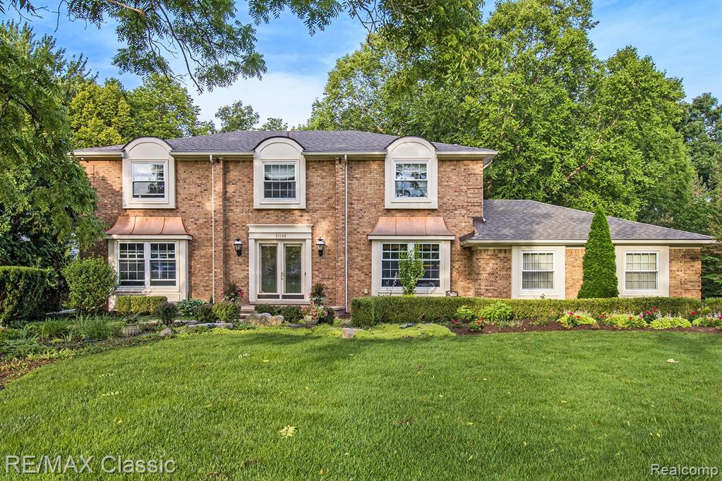 Applewood Ln, Farmington Hills, MI 48331