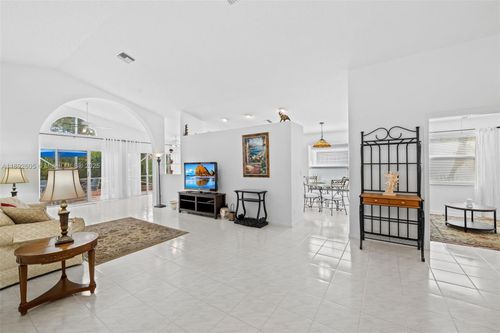 9650 Harbour Lake Cir, Boynton Beach, FL, 33437-3809 | Card Image