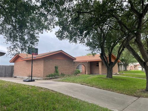 217 S Pasadena Dr, Kingsville, TX, 78363-7010 | Card Image