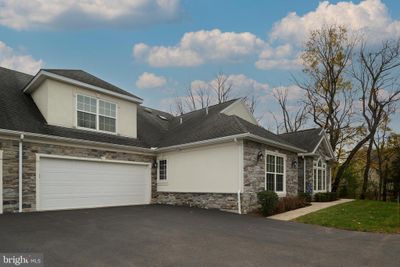 888 - 3221 Shellers Bend, Home with 4 bedrooms, 3 bathrooms and null parking in STATE COLLEGE PA | Image 2