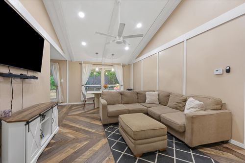 401 Columbia Cir, Lake Dallas, TX, 75065-2503 | Card Image