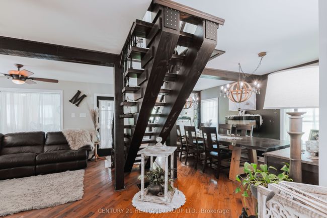 ON - 2090 Highway 26, House other with 3 bedrooms, 2 bathrooms and 3 parking in Springwater ON | Image 6